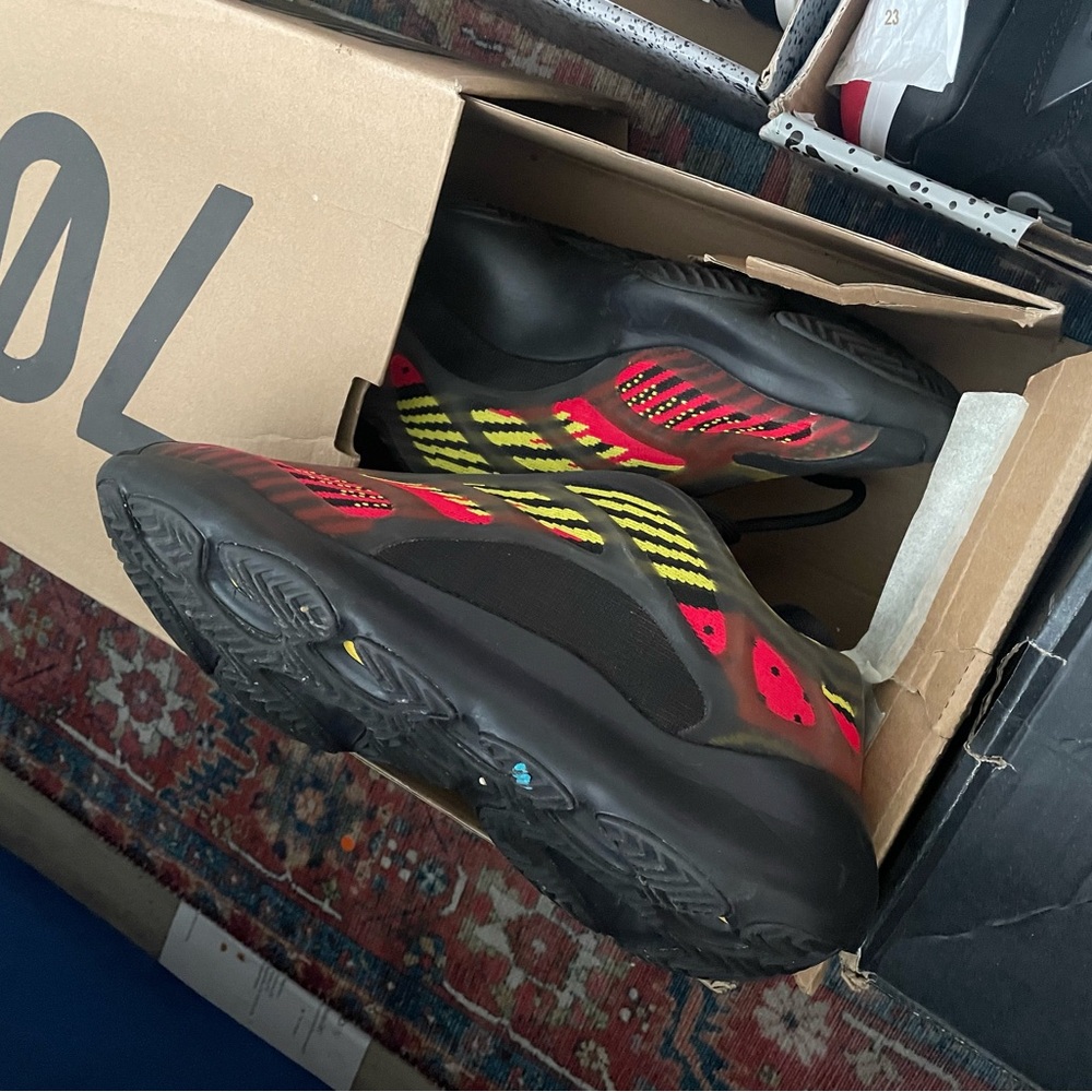 YEEZY 700 RBY